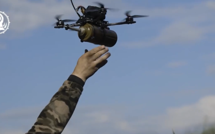 Бійці 47 ОМБр "Маґура" отримали 100 FPV-дронів від братів Кличків