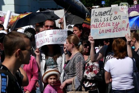 В оккупированном Донецке провели шествие против полицейской миссии ОБСЕ