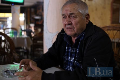 Российские силовики провели обыск в доме и кафе крымскотатарского активиста Ильвера Аметова