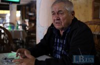 Российские силовики провели обыск в доме и кафе крымскотатарского активиста Ильвера Аметова