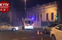 В центре Киева автомобиль сбил полицейского