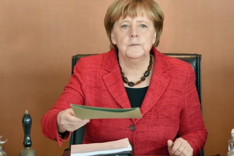 Меркель призвала запретить в Германии паранджу
