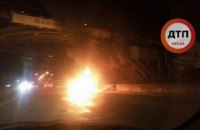 На Днепровской набережной в Киеве взорвался автомобиль (обновлено)