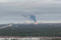 У Росії після атаки дронів палає найбільший завод з переробки нафтогазоконденсатної суміші 