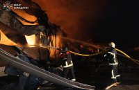 У Сумах через російський удар спалахнула масштабна пожежа у промзоні