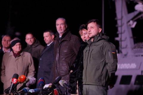 Зеленский заявил, что за международные отношения отвечает он, а не Коломойский