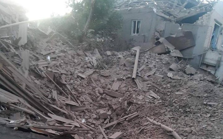У Запорізькій області внаслідок нічних обстрілів зруйновано 30 будинків, загинула жінка