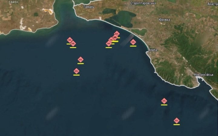 СБС атакували вночі 12 суден тіньового флоту в Чорному морі (доповнено відео)