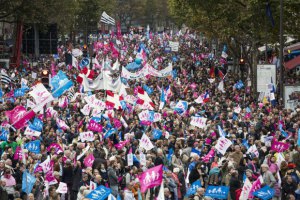 ​Во Франции прошли митинги сторонников и противников сексменьшинств
