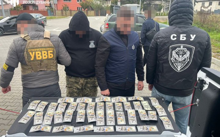 На Закарпатті викрили прикордонника, який переправляв до Румунії сигарети та ухилянтів 