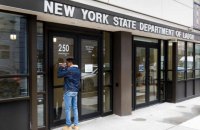 Почти 17 млн американцев обратились за пособием по безработице с начала пандемии