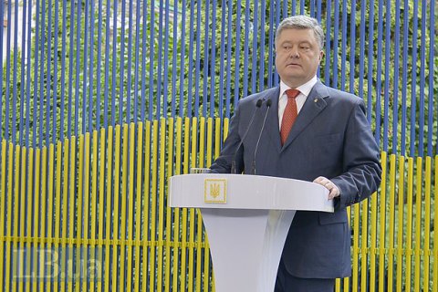 Порошенко заявил о предотвращении 300 терактов силовыми структурами Украины