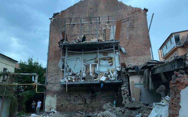 Росіяни вночі обстрілювали Харків і влучили по території підприємства