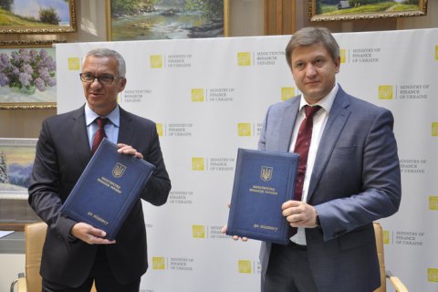 Приватбанк поможет Минфину проверять соцвыплаты