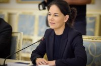 ​Бербок закликала "не піддаватися на хитрощі Путіна" у переговорах про перемир'я
