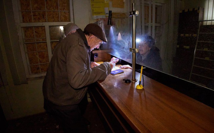 Херсон знеструмлено через російські обстріли