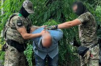 ​СБУ затримала чоловіка, який "звітував" ФСБ про наслідки російського удару по кафе в Краматорську