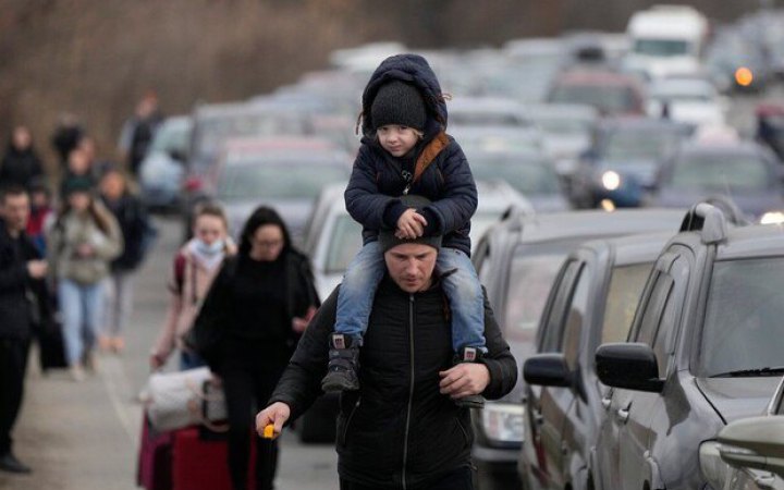 ​Чоловіки жінок-військовослужбовців із дітьми можуть перетинати кордон безперешкодно, - ДПСУ