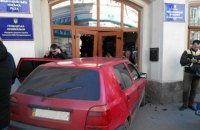 В Коломые автомобиль въехал в мэрию