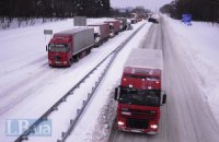 Укравтодор и ГосЧС уверяют, что проблем на дорогах уже почти нет