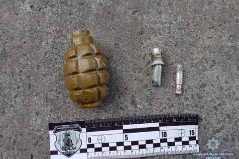 Прохожие нашли гранату на Подоле в Киеве