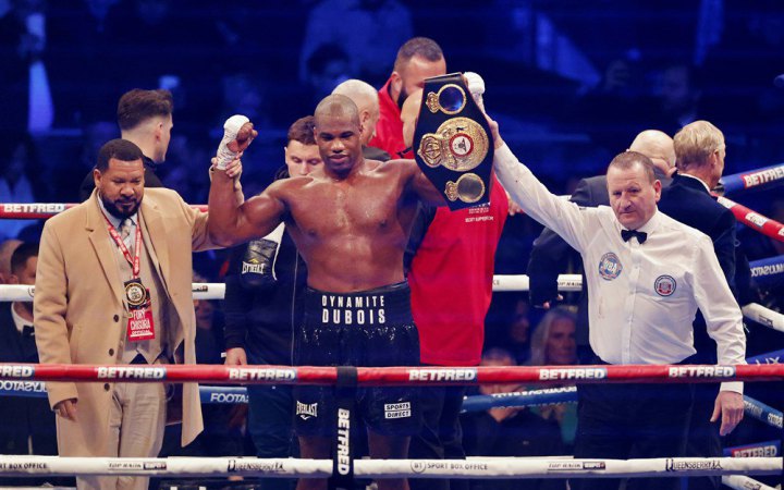 Дюбуа вперше звернувся до Усика після санкціонування WBA бою за чемпіонський пояс