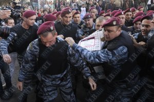 Милиция оправдалась, что отдала футболки "Спасибо жителям Донбасса..."