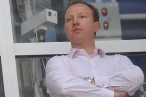 "Обстрелянный" банкир приехал в Украину