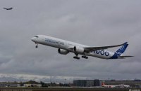 Airbus уперше підняв у повітря новий літак A350-1000