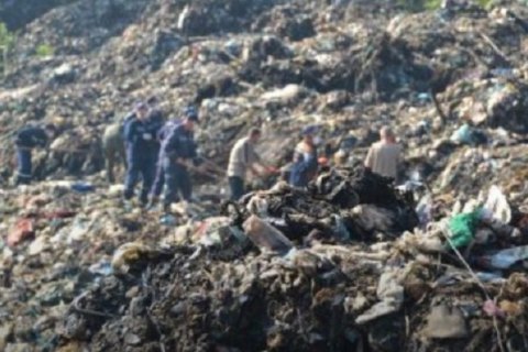 На горевшей свалке возле Львова нашли тело третьего спасателя