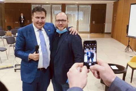 Саакашвили заявил, что Украину "нужно вытаскивать из болота" 