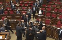 В парламенте Армении произошла массовая драка