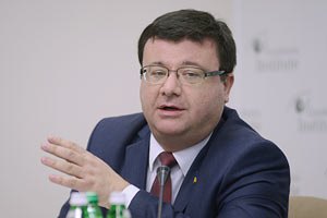 "Бютовец" отзывает законопроект о налоге на валюту