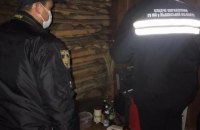На Львовщине 36-летняя женщина застрелила двух дочерей и покончила с собой, - полиция