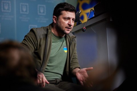 Зеленский: "Обсуждаем следующий пакет санкции против России, чтобы они почувствовали, что каждый выстрел имеет свою цену"