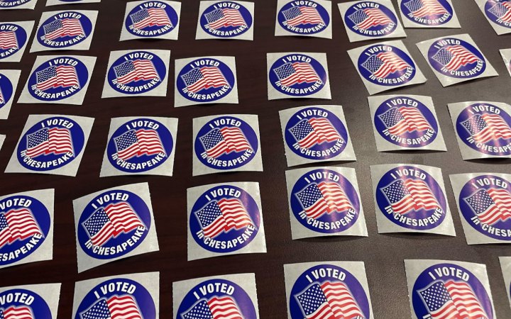 700 тисяч американців уже взяли участь у проміжних виборах за понад місяць до дня голосування