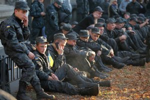 Порошенко запропонує бунтівним гвардійцям перевестися на контракт