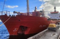 Росіяни вранці атакували порт у Одесі і пошкодили цивільне судно