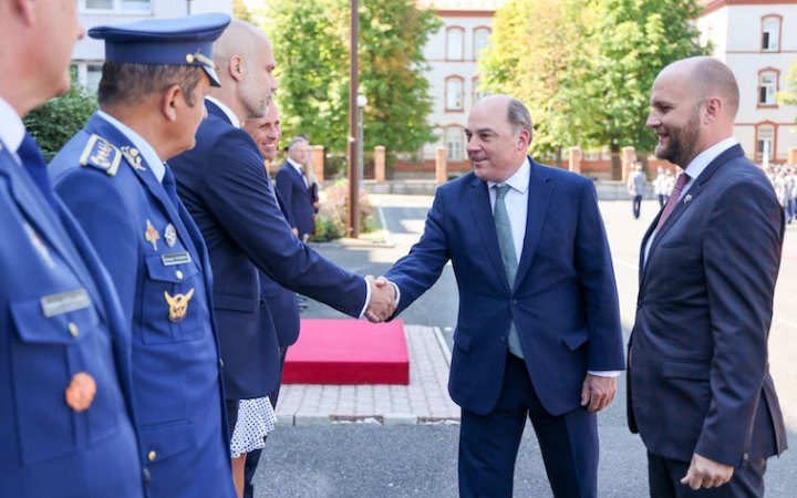 Міністр оборони Великобританії зустрівся зі словацьким колегою для обговорення допомоги Україні