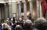 Зеленський на зустрічі зі сенаторами США заявив - якщо Україна не отримає допомогу, то програє війну (доповнено)