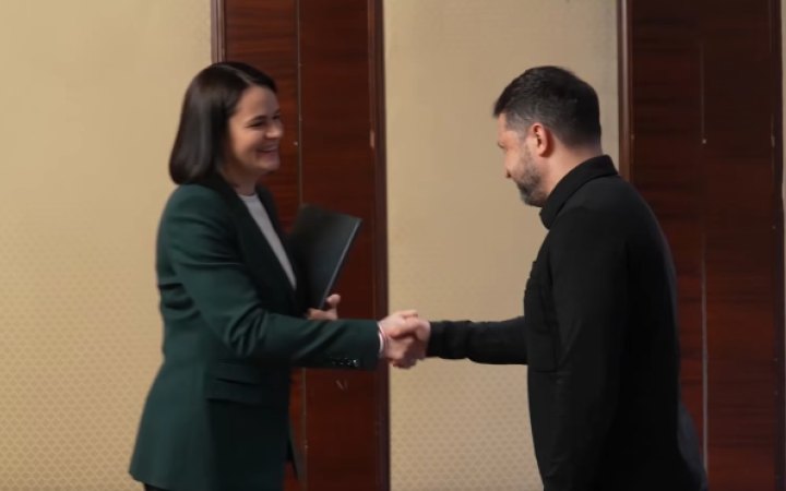 Зеленський зустрівся з Тихановською: “Буде день, коли між нашими державами знов будуть добросусідські відносини”