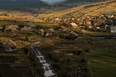У Карпатах в охоронця залізничного тунелю випустили п'ять куль