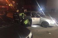 Полиция озвучила две версии ночного взрыва автомобиля в Киеве