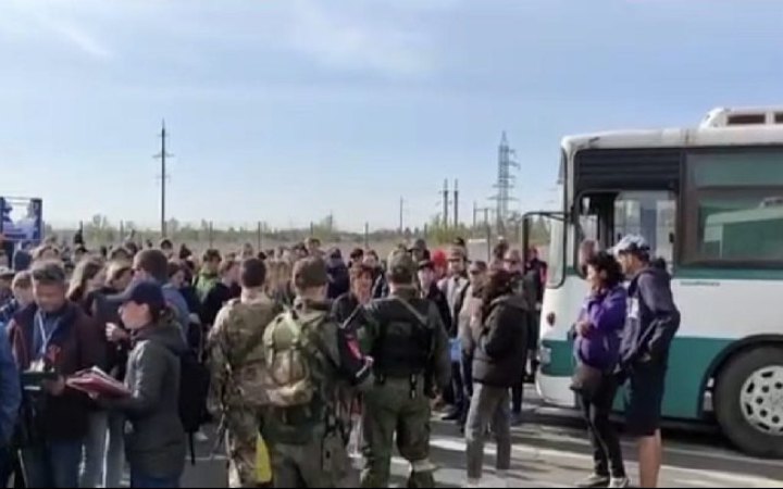 Росіяни хочуть "переселити" майже 70 тисяч українців із окупованих територій Запорізької області