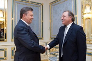 Янукович: сегодня в Украине будет день зрелищного футбола