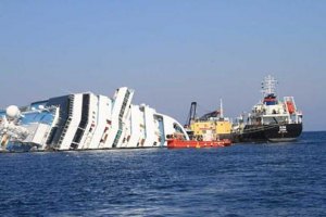 Обломок скалы из Costa Concordia превратят в памятник