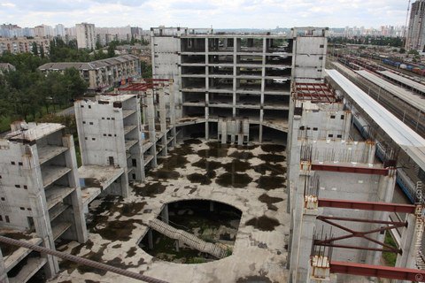 "Укрзализныця" решила разморозить недострой Дарницкого вокзала