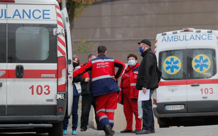 Від коронавірусу помирає в тиждень від 50 до 70 українців, – Лапій