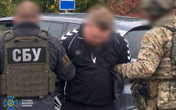 У п’яти областях України викрили нові “ухилянтські” схеми. Серед затриманих лікар та таксист