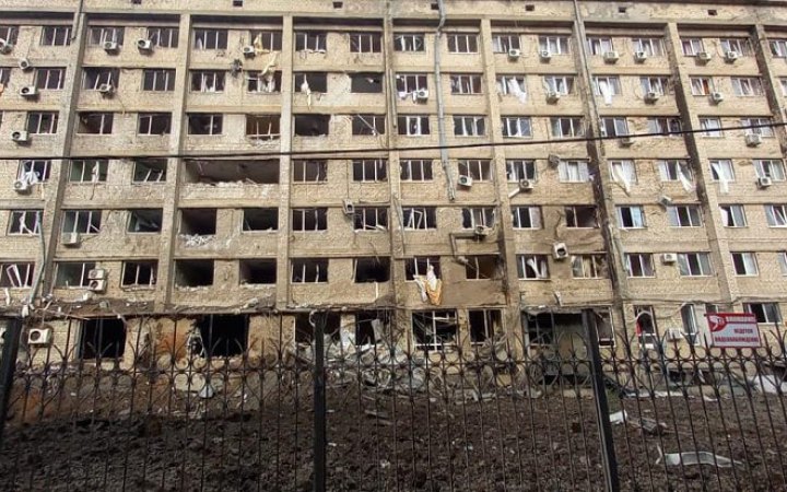 Росіяни вночі вдарили по центру Краматорська, поранено жінку